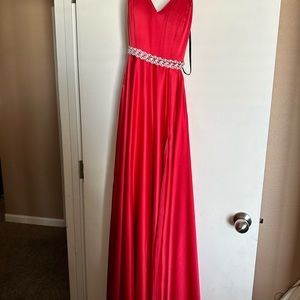 B. Darlin red prom dress